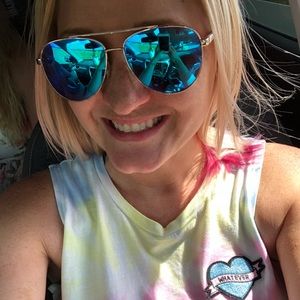 Meet your Posher, Caitlyn